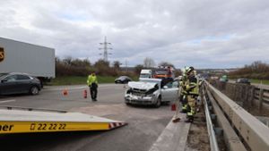 Unfall mit vier Fahrzeugen verursacht Stau auf Autobahn