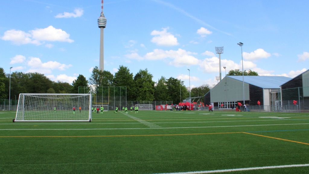 Granulat auf  Kunstrasen: 33 000 Fußballer in Stuttgart betroffen