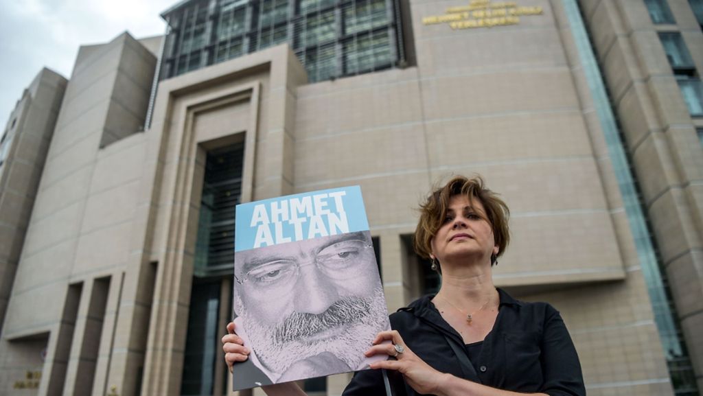 Türkei: Sechs Journalisten zu lebenslanger Haft verurteilt