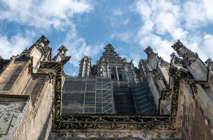 Ulmer Münster: Männer klettern unberechtigt auf ein Turmgerüst