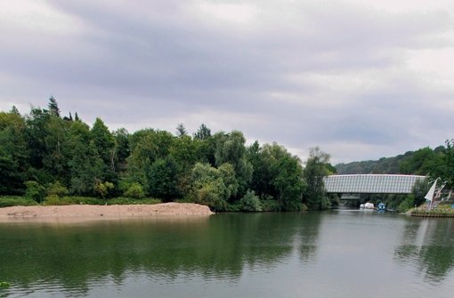 Der Sandstrand soll direkt an der Mündung der Rems in den Neckar angelegt werden – doch die Naturschützer haben  ein Veto eingelegt Foto: factum/Weise