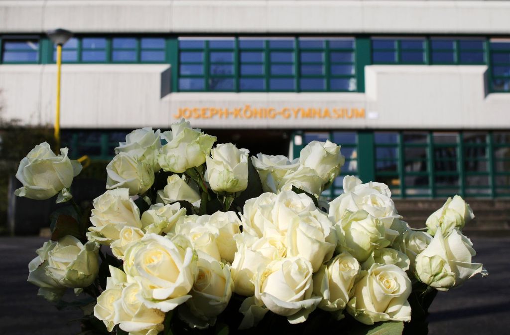 Zwei Jahre nach dem Absturz der Germanwings-Maschine gedenken Lehrer, Schüler und Eltern in Haltern der Opfer.