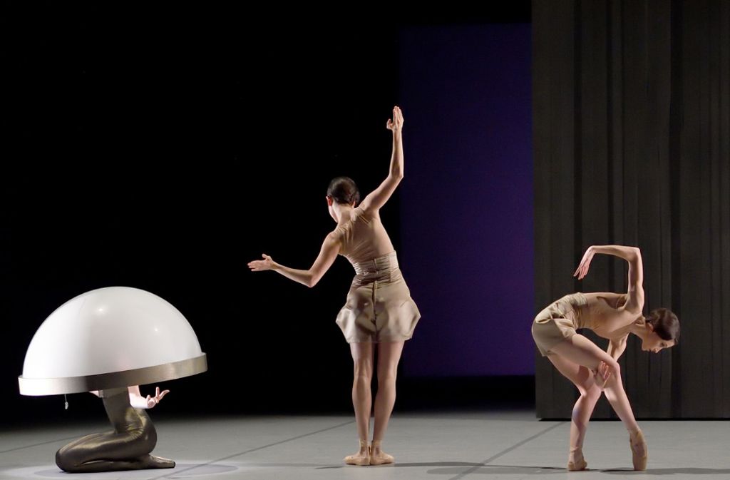 „It.Floppy.Rabbit.“ heißt Kozielskas Ballett etwas kryptisch – hier mit Martina Marin und Aiara Iturrioz Rico.