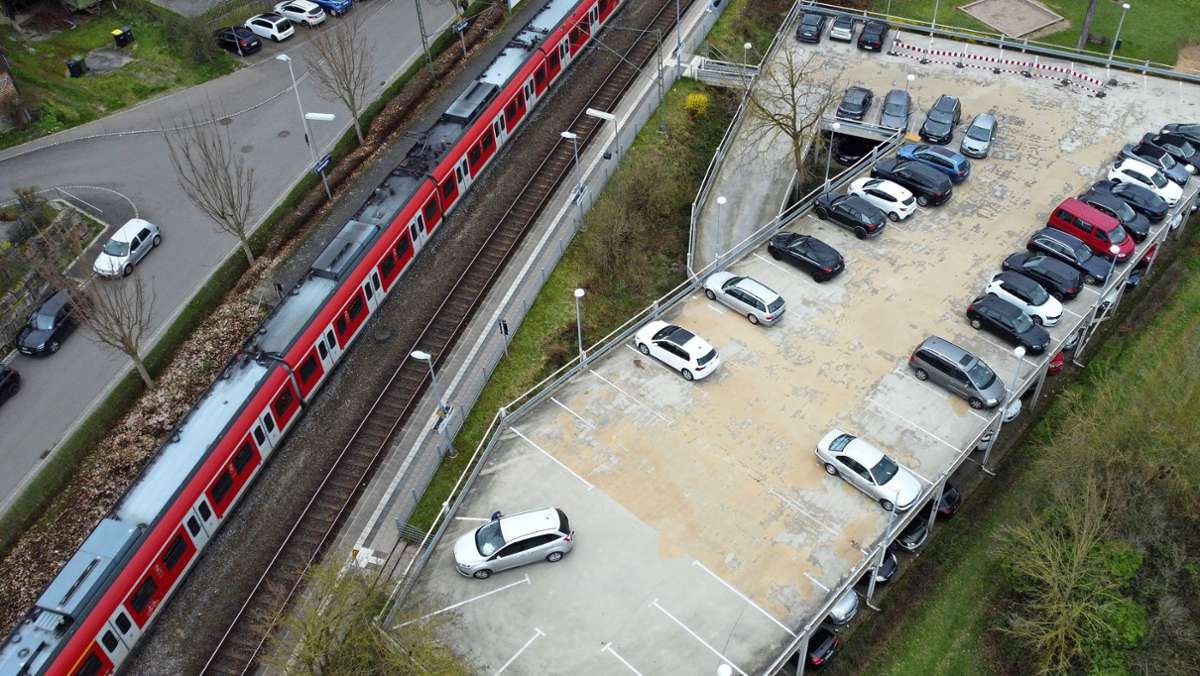 Schwere Schäden an P+R-Anlage: Für das Parkhaus am Benninger S-Bahnhof bleibt nur der Abriss