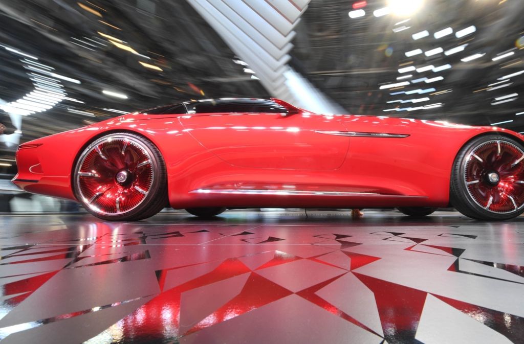 Einen imposanten Eindruck macht auch die Elektoauto-Studie von Mercedes-Benz...