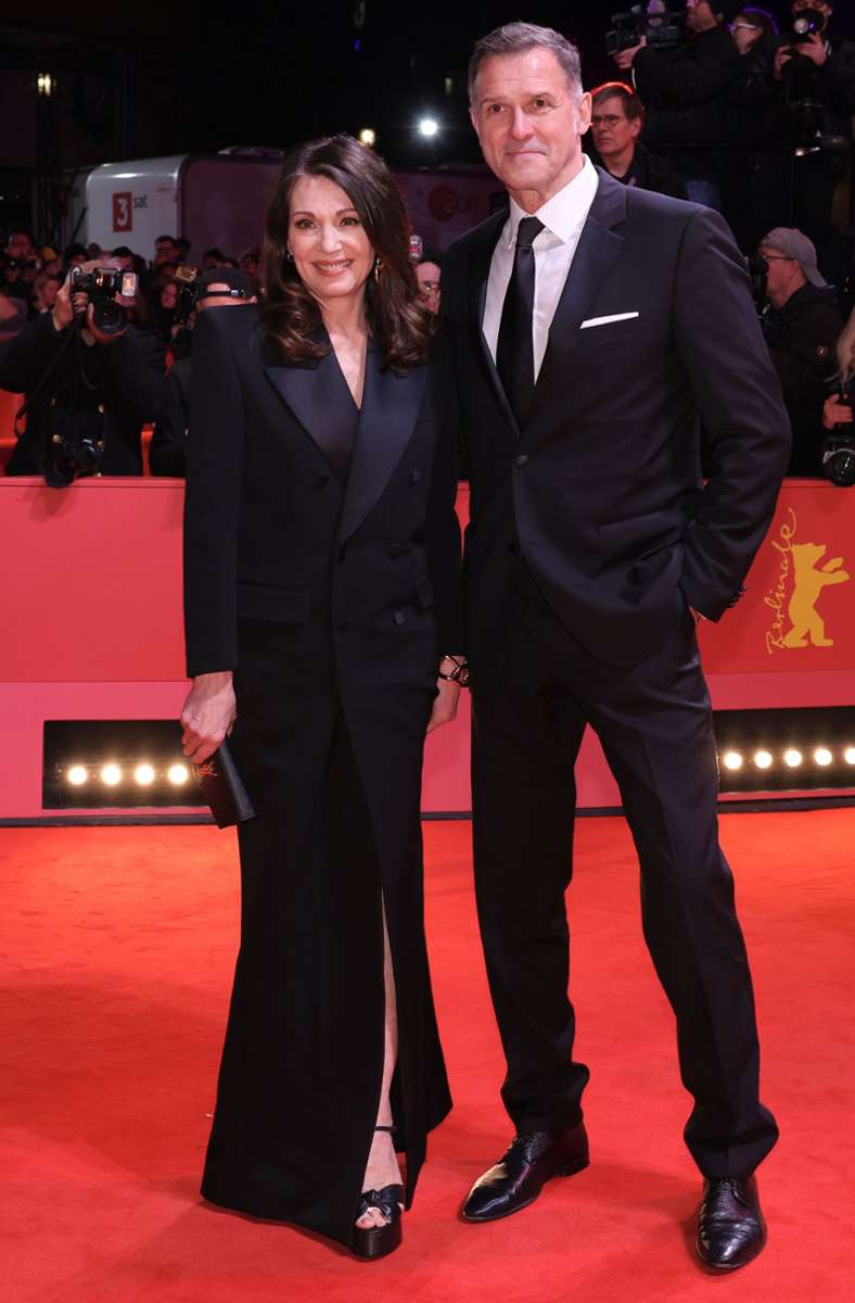 Schauspielerin Iris Berben und ihr Partner Heiko Kiesow besuchten zusammen den Eröffnungsabend an der Spree.