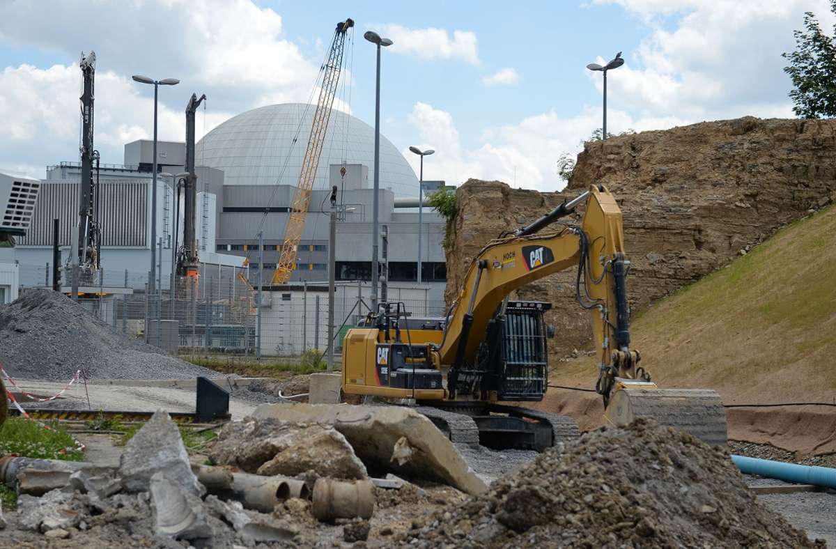 Selten sind am Atomkraftwerk in Obrigheim solche sichtbaren Bauarbeiten wie hier.