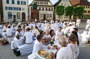 Picknick „Dîner en Blanc“: Ein Hauch von Paris in Weil der Stadt