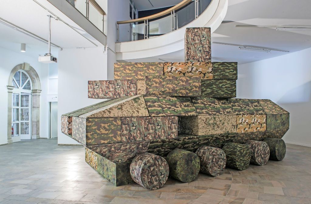 Schaumstoff-Panzer von Andreas Angelidakis