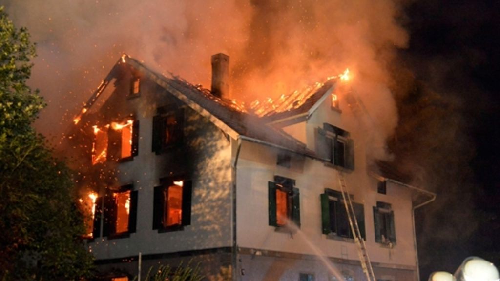 Zerstörtes Flüchtlingsheim in Weissach im Tal: Polizei bittet um Hinweise