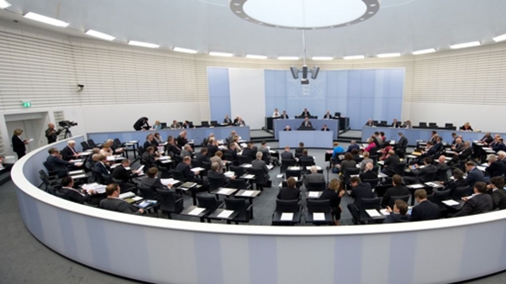 Landtag debattiert über Transitzonen: Opposition verstolpert  Flüchtlingsdebatte