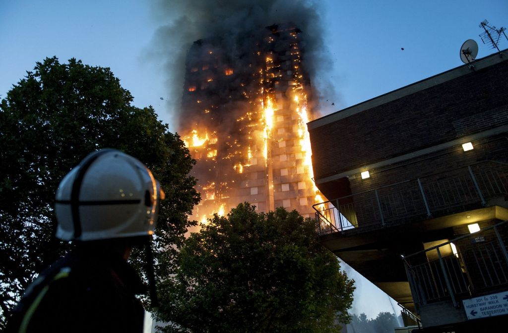 „In meinen 29 Jahren als Feuerwehrfrau habe ich noch nie etwas von solchem Ausmaß gesehen“, sagte Dany Cotton von der Londoner Feuerwehr.