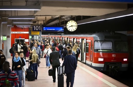 Statt höherer Preise erwarten die S-Bahn-Kunden mehr Pünktlichkeit. Foto: Achim Zweygarth