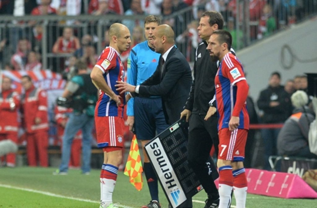 "Wenn die Zuschauer etwas verlangen, muss ich das machen", ließ sich Bayern-Trainer Pep Guardiola ironisch über die Einwechslung von Franck Ribéry aus. Den hatten die Zuschauer gegen Borussia Dortmund unmittelbar zuvor bereits mit Sprechgesängen gefordert.