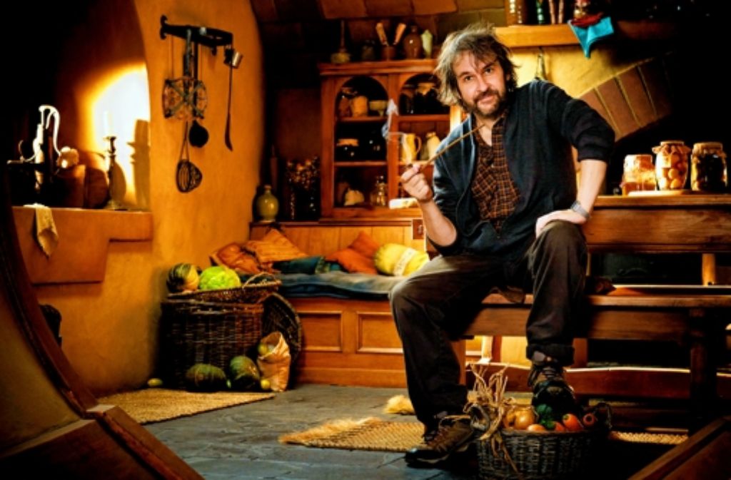 Der Filmregisseur Peter Jackson in der Hobbit-Höhle