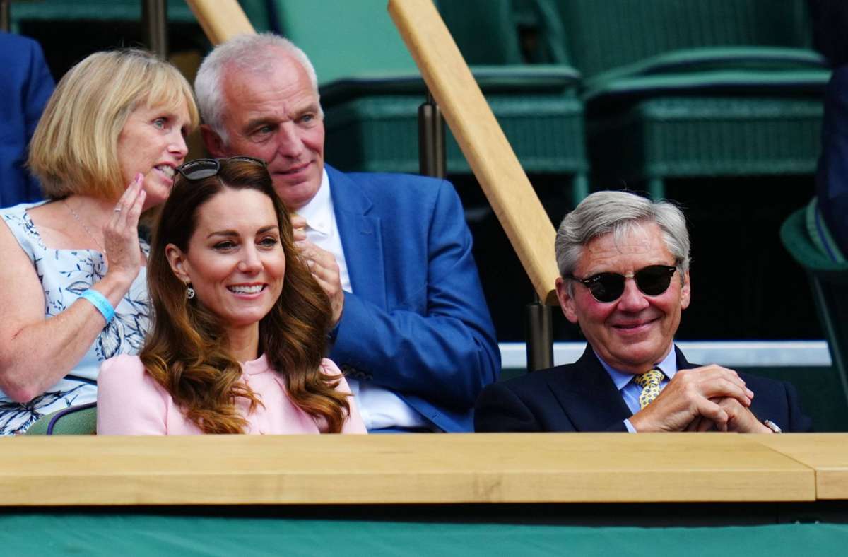 Kate wurde von ihrem Vater Michael Middleton in die „Royal Box“ am Centre Court begleitet.