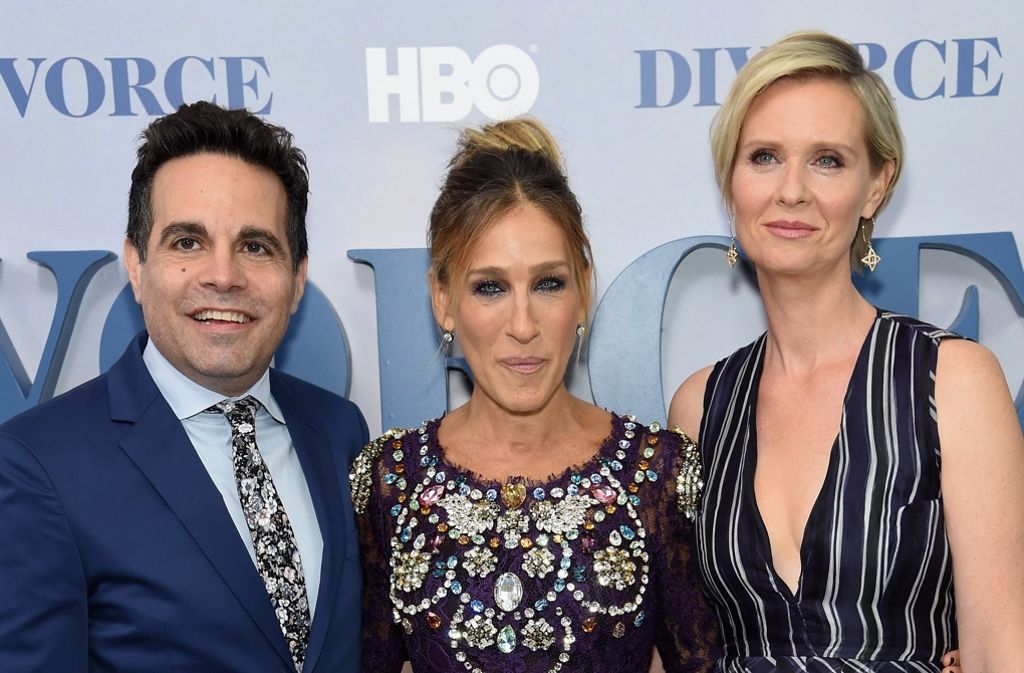 Mario Cantone, Sarah Jessica Parker und Cynthia Nixon bei der New-York-Premiere von „Divorce“ in New York
