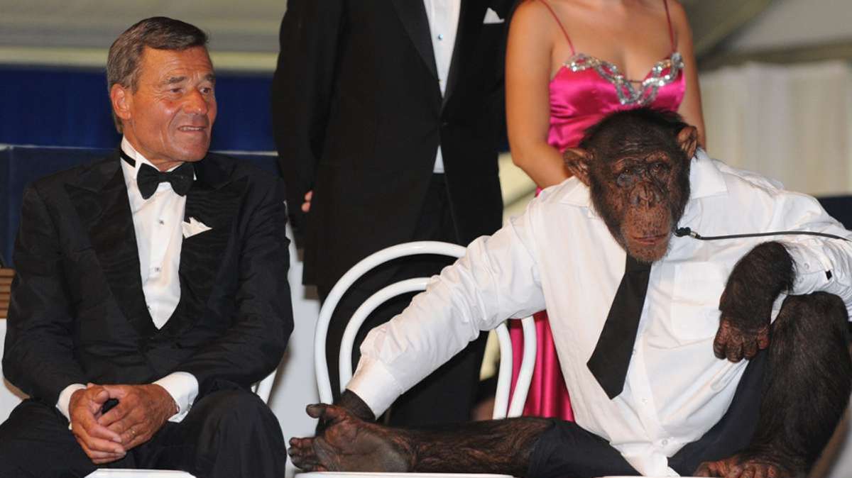 Mit der Affenwerbung für Trigema und seinem persönlichen Auftritt in dem Werbespot wurde Grupp bundesweit bekannt.