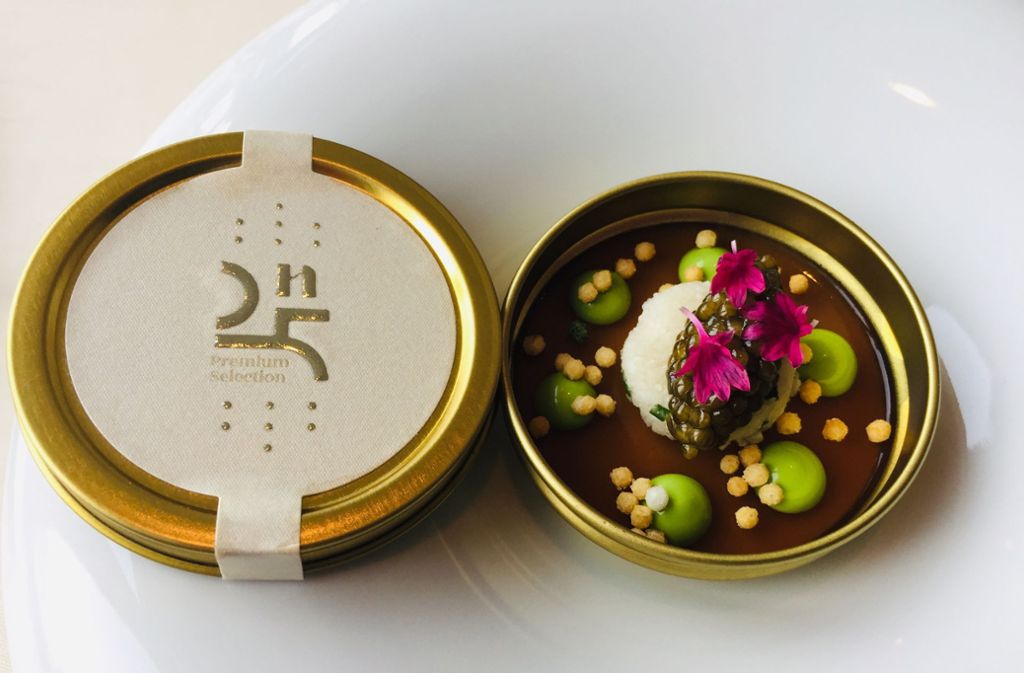 Ein 6-Gänge-Menü aus dem Sommer 2019 im Olivo: 1. Kaviar mit Blumenkohl und Steinpilzgelee