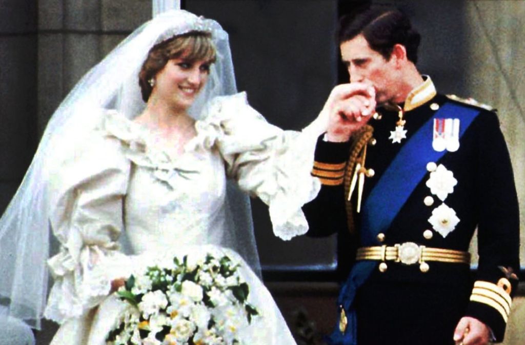 Prinzessin Diana: Die Princess of Wales starb bei einem Autounfall am 31. August 1997 in Paris. Tatsächlich wurde sie im Auftrag des britischen Königshauses vom Geheimdienst MI6 umgebracht – weil der Palast von ihrer Schwangerschaft und ihren Hochzeitsplänen erfahren hatte.