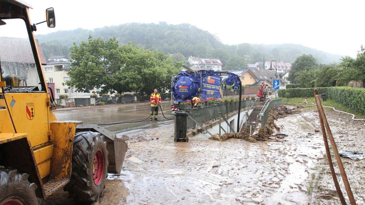 Baden-Württemberg: Hochwasser klingt langsam ab