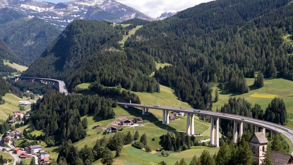 Urlauber betroffen: Polizei setzt Fahrverbote in Tirol seit Samstag durch