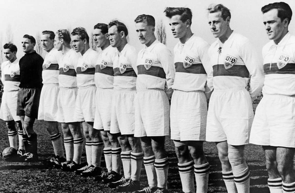 17. April 1954: Die VfB-Elf holt den ersten Pokalsieg. Die Weiß-Roten besiegen den FC Köln nach Verlängerung mit 1:0.