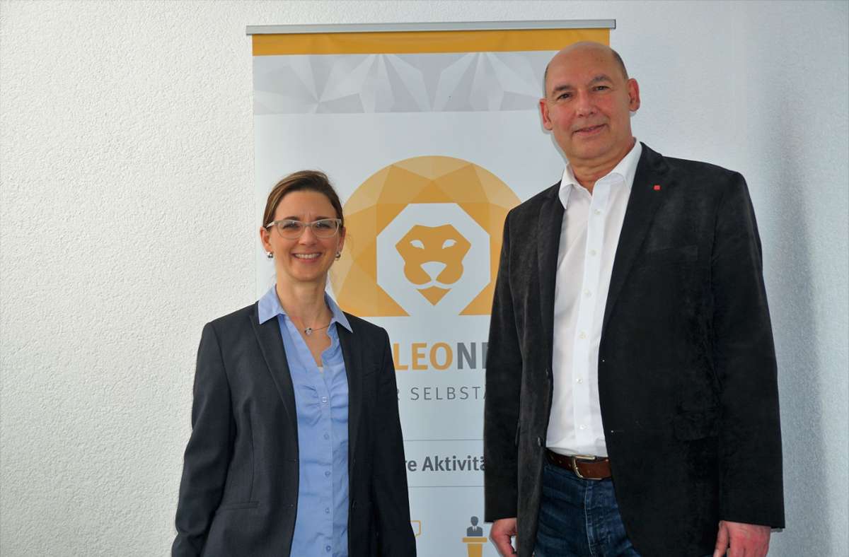 Claudia Nowack, hier mit ihrem früheren Vorstandskollegen Frank Fabian, führt weiter die Geschicke des BdS Leonberg. Foto: privat/privat