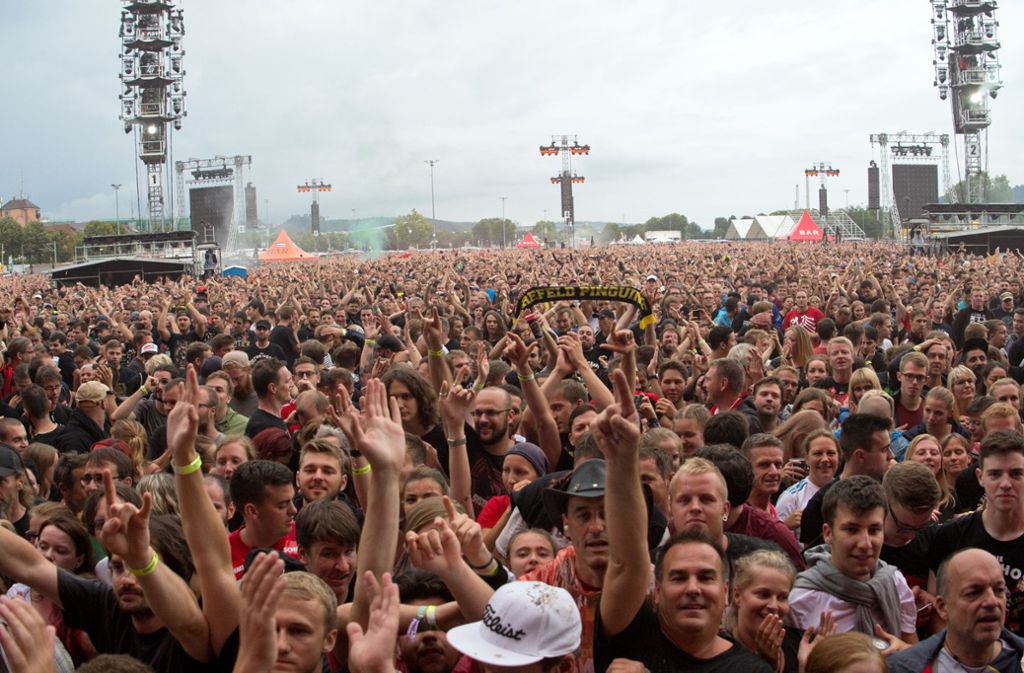 65.000 Fans hatten sich hier versammelt, um die Düsseldorfer Band zu hören und zu sehen.