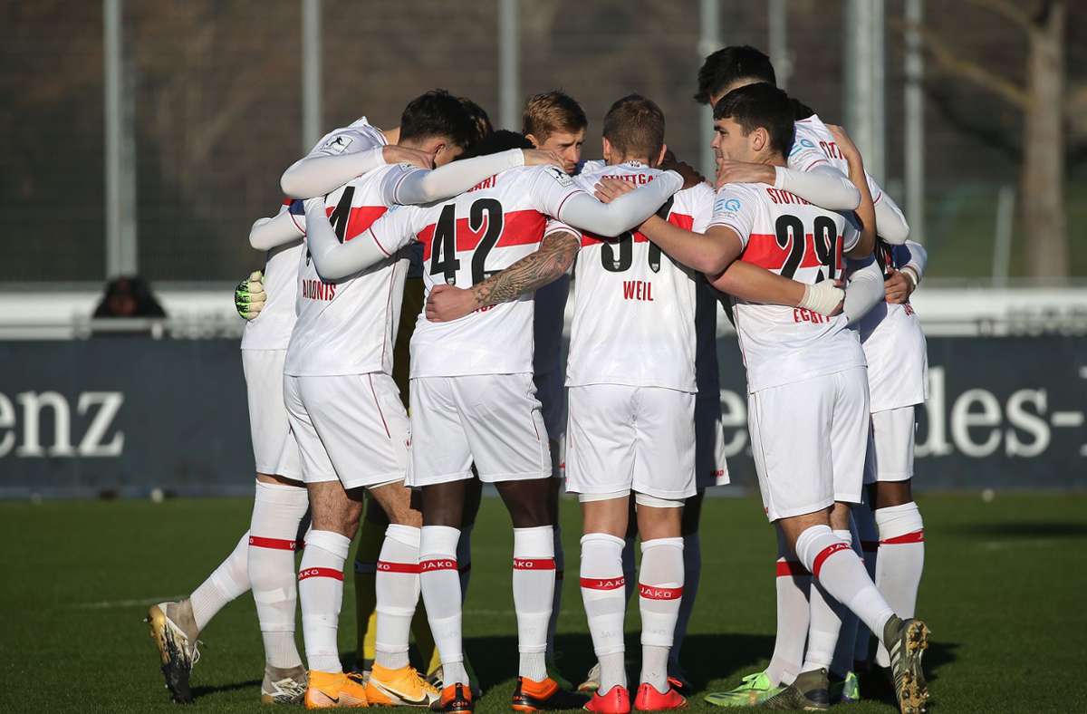 Der VfB Stuttgart II hat am Samstag hochverdient mit 8:1 (3:0) gegen Schott Mainz gewonnen.