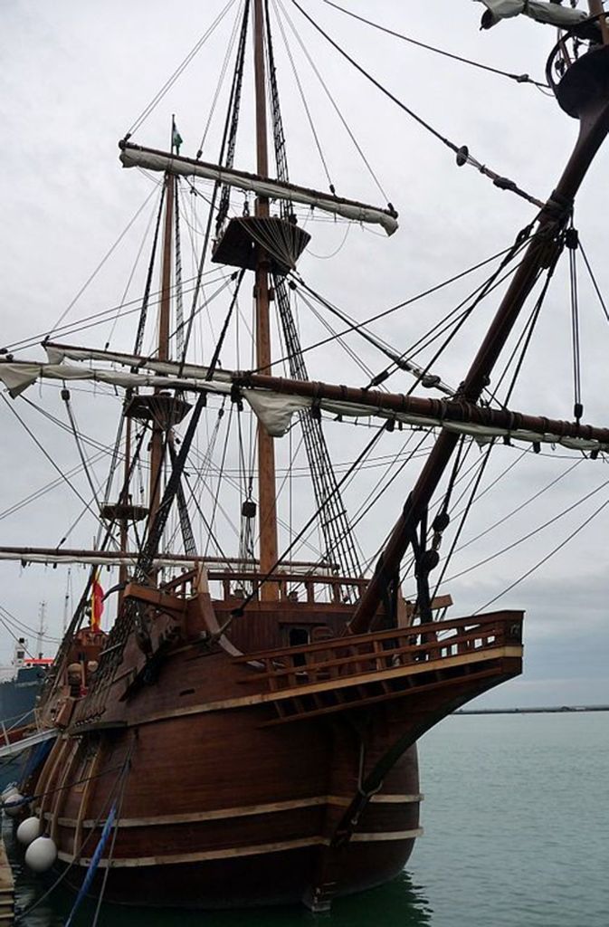 Nachbau einer Manila-Galeone (hier die Galeón Andalucia): Dieser Schiffstyp pendelte zur Zeit des Spanischen Kolonialreiches mit Waren zwischen den Philippinen und Lateinamerika.