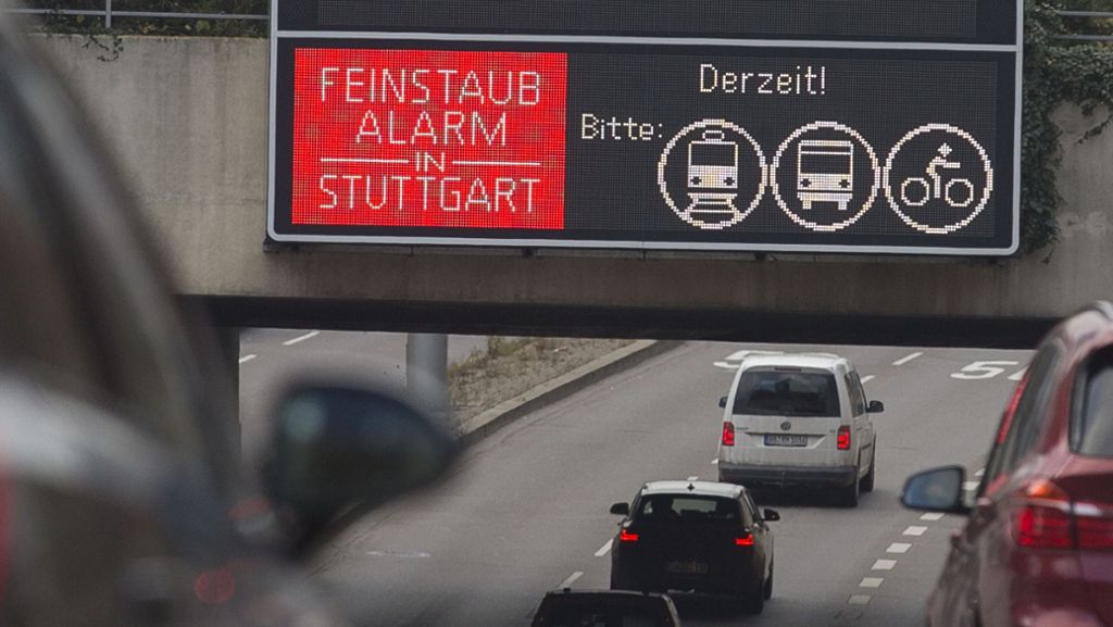 Feinstaubalarm in Stuttgart: Aktivisten wollen Verkehr lahmlegen