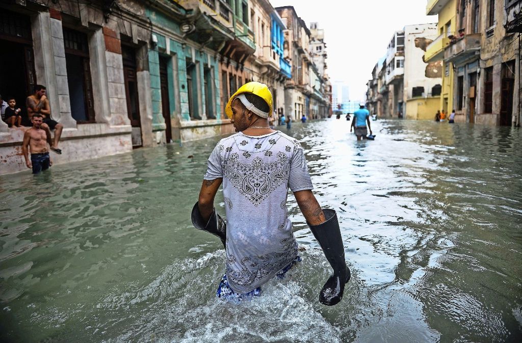 Auf der Karibikinsel Kuba sind mindestens zehn Menschen durch Hurrikan „Irma“ ums Leben gekommen – die meisten sind  in der Haupstadt Havanna gestorben, wo manche dicht bewohnte Stadtteile von brusthohem Wasser überflutet wurden. Foto: AFP