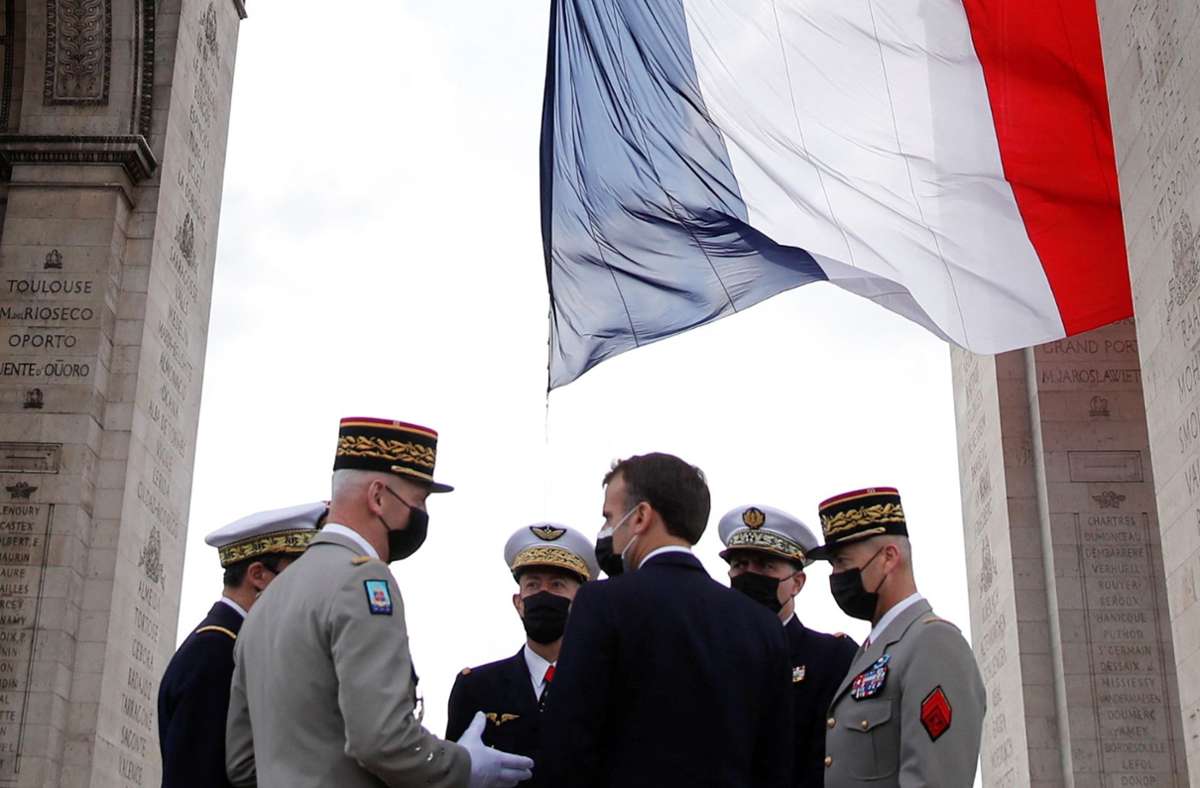 Lettres ouvertes à Macron : l’armée en France met en garde contre une guerre civile
