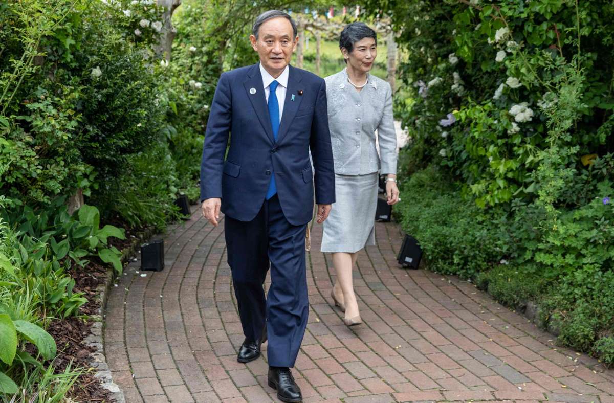 Japans Premierminister Yoshihide Suga mit First Lady Marika Suga.