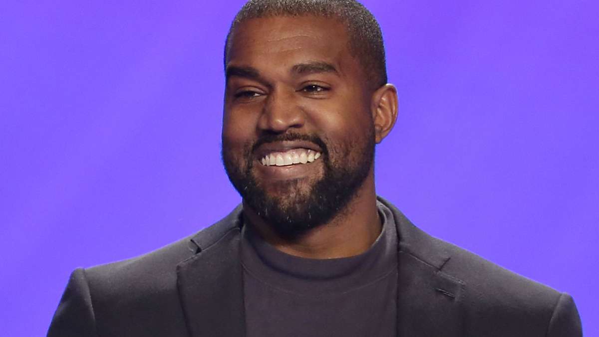  Die Veranstaltung war ausverkauft: Rapper Kanye West hat erstmals sein neues Album „Donda“ öffentlich vorgestellt. Auch Noch-Ehefrau Kim Kardashian und die gemeinsamen Kinder waren anwesend. 