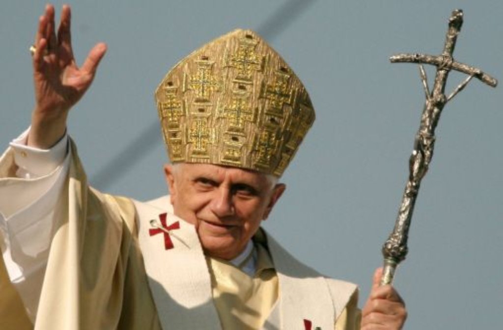 Papst Benedikt XVI. kommt nach Freiburg.