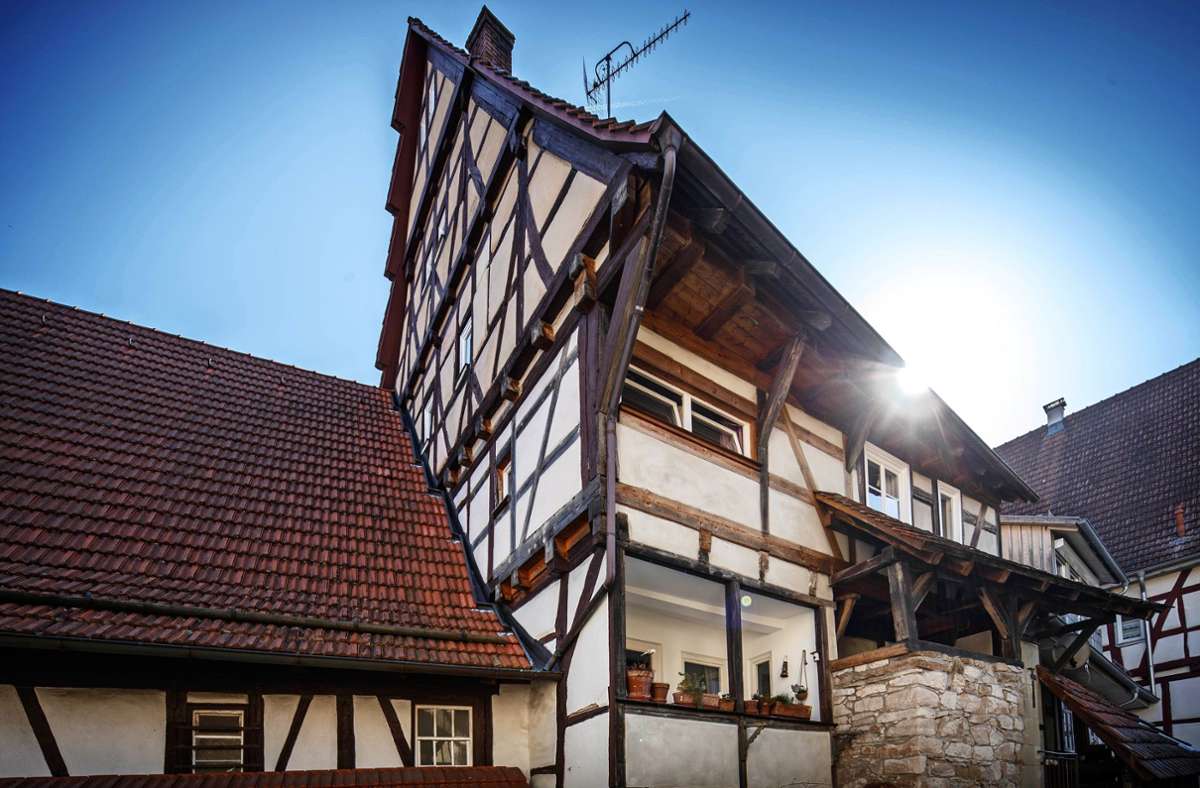 Dieses  aus dem Jahr 1570 stammende Fachwerkhaus in Strümpfelbach beherbergt ein Privatmuseum. Foto: / Gottfried Stoppel