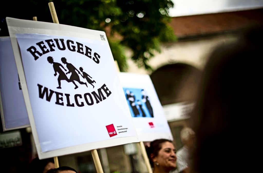 Refugees welcome, Flüchtlinge sind willkommen: Für etliche Ehrenamtliche versteht sich das von selbst. Foto: Lichtgut/Max Kovalenko