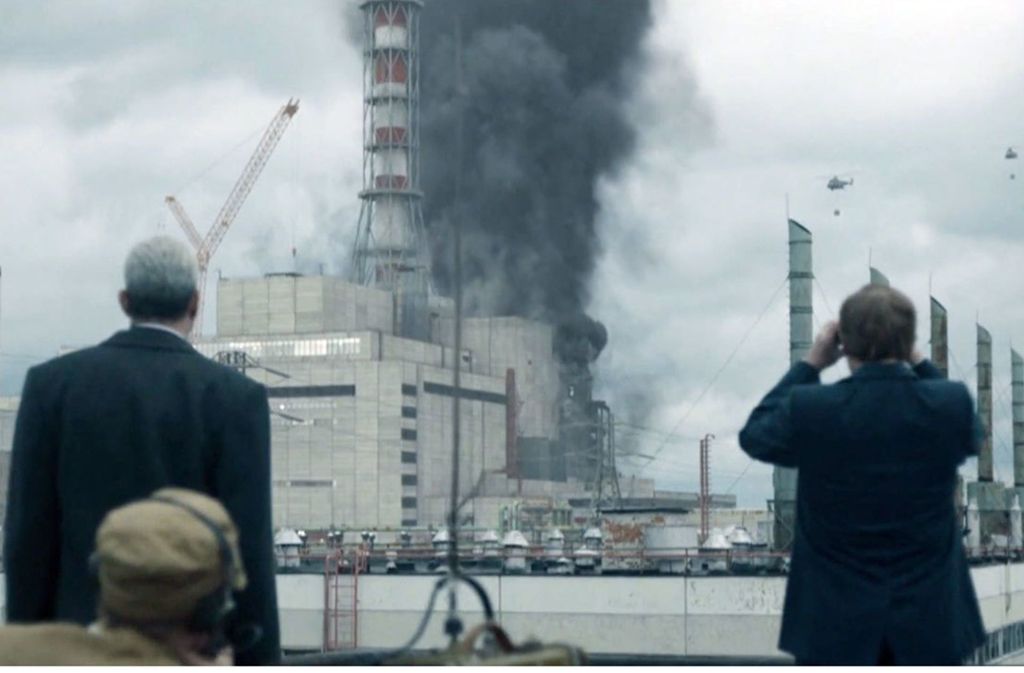 Platz 5 – Chernobyl Zugegeben: eine historisch einwandfreie Aufarbeitung des Reaktorunfalls in Tschernobyl ist die amerikanisch-britische Miniserie sicher nicht. Dennoch überzeugt sie mit cleveren Spannungsbögen, klug inszenierten Feindlinien und einer Zeitlosigkeit, die man angesichts des historischen Aufhängers so nicht erwarten würde. Sky (saf)