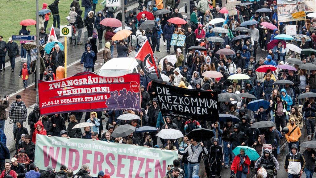 Wohnungsmangel in Berlin: Zehntausende gehen gegen Mietwahnsinn auf die Straße