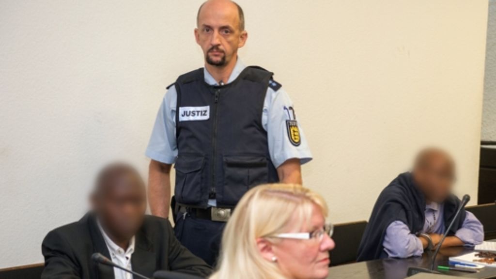  Zwei Männer sind vor dem Landgericht Stuttgart zu langen Haftstrafen verurteilt worden, weil sie sich von Deutschland aus in den Bürgerkrieg im zentralafrikanischen Kongo eingeschaltet haben. 