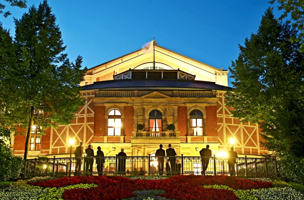 Das Festspielhaus in Bayreuth, der Stadt Wagners und des Dichters Jean Paul.