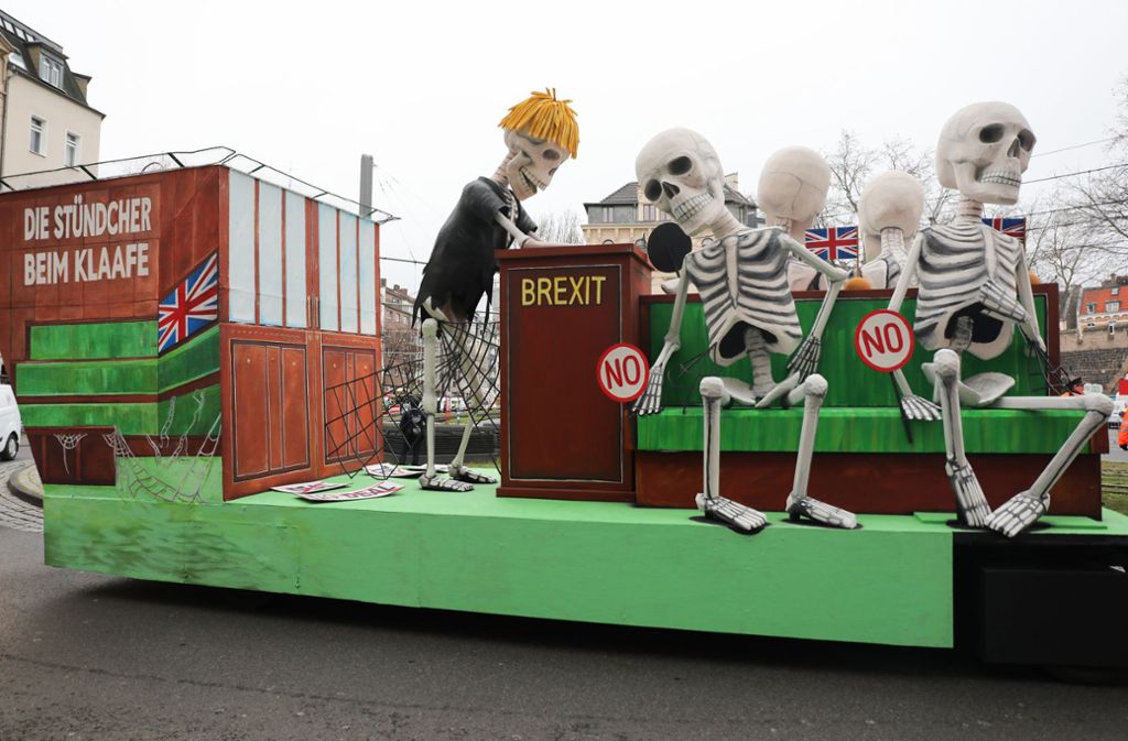 Köln: Gruselkabinett Brexit – die EU-Gegner werden als Skelette dargestellt.