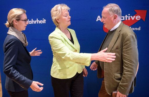 Erika Steinbach (Mitte) mit den AfD-Spitzenpolitikern Alice Weidel und Alexander Gauland. Foto: Getty