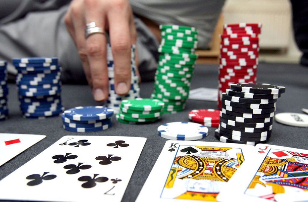 Ein Gaststättenbetreiber aus Ludwigsburg hat offenbar illegale Glücksspiele veranstaltet (Symbolbild). Foto: dpa/Norbert Försterling