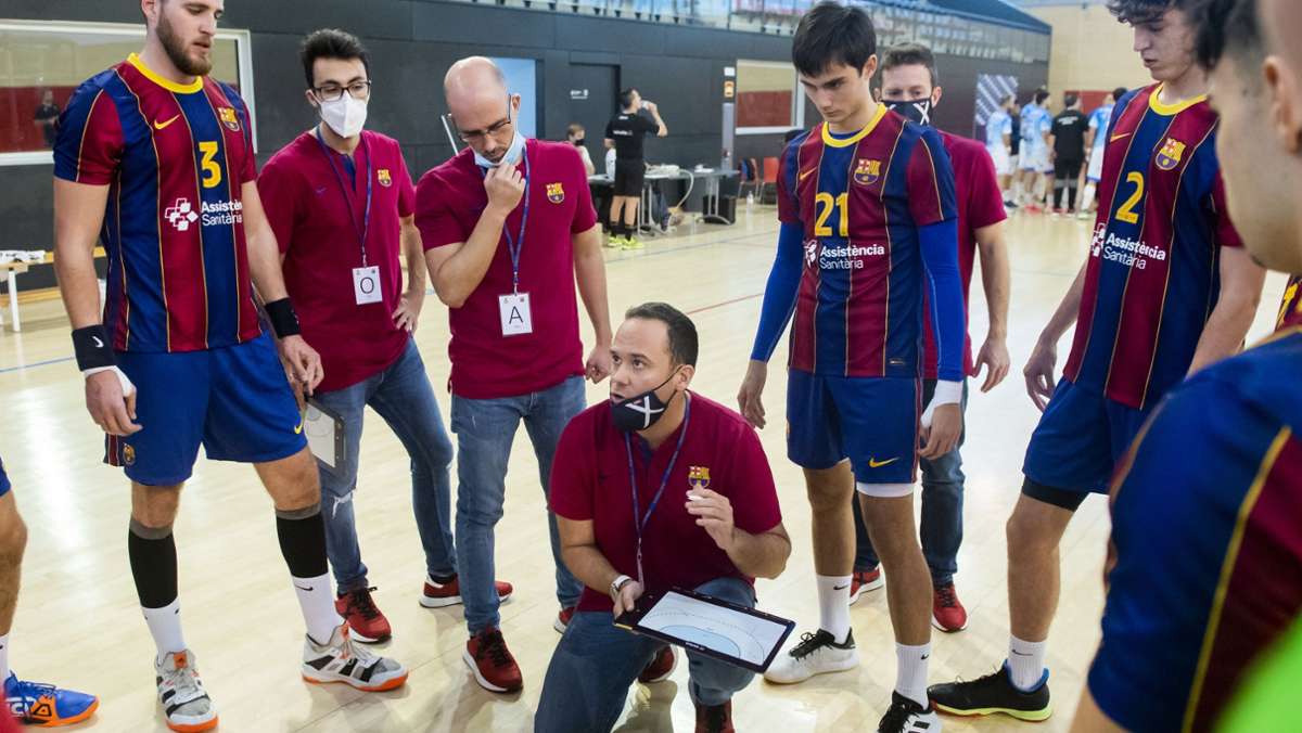  Roi Sanchez war vier Jahre lang bei den Handballern des FC Barcelona im Trainerteam tätig. Vor dem Gastspiel von Barça beim VfB spricht der neue Coach des TVB Stuttgart über Berührungspunkte mit den Fußballstars. 