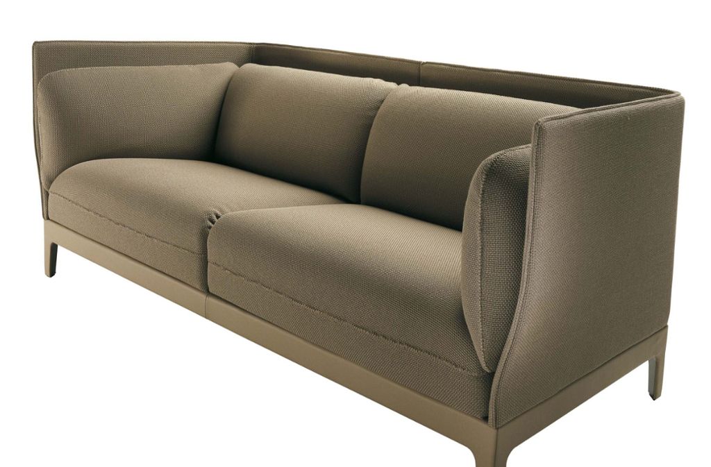 Sofa „Alone“: Auch für bekannte italienische Hersteller wie Poltrona Frau entwirft die Designerin Möbel.