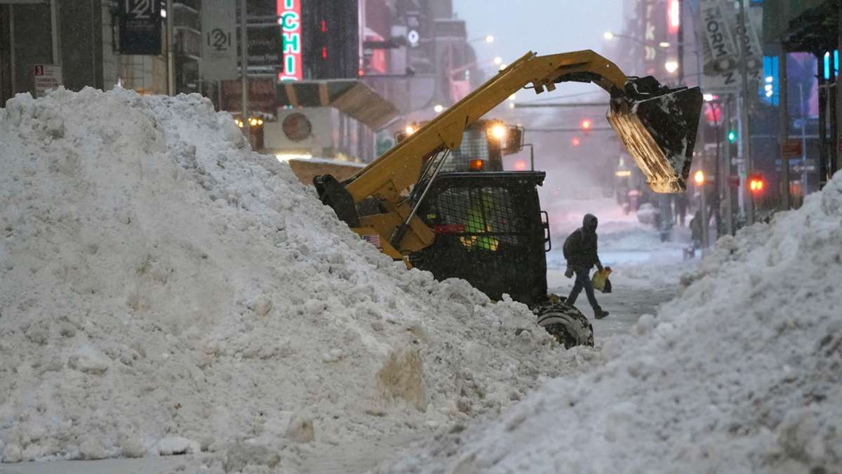 Schnee in New York und anderen Regionen: Wintersturm fegt über Nordosten der USA hinweg