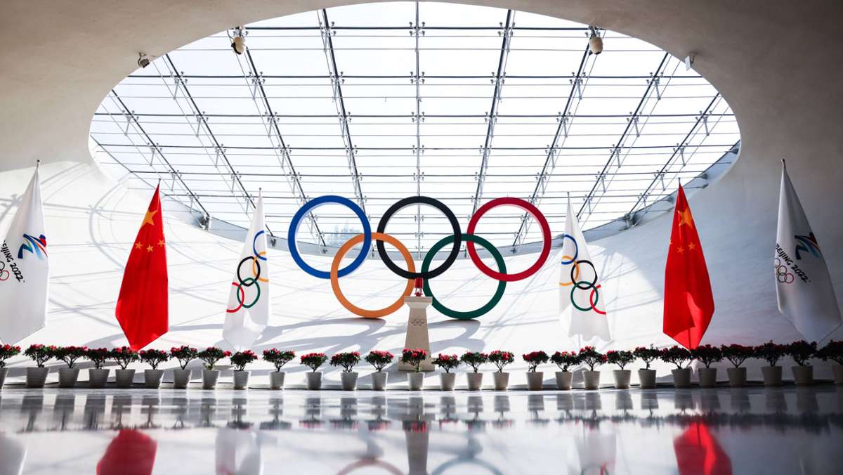  Blau, Rot, Gelb, Schwarz und Grün auf weißem Hintergrund: Das sind die Farben der Olympischen Ringe, die auch die Winterspiele 2022 in Peking begleiten. Aber wofür steht dieses Symbol eigentlich. 